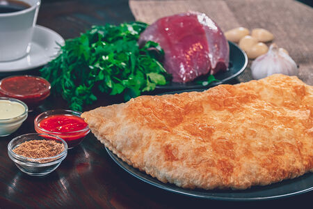 Чебурек с бараниной и зеленью