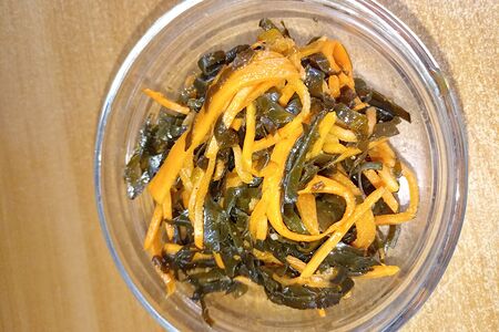 Морковь острая с морской капустой