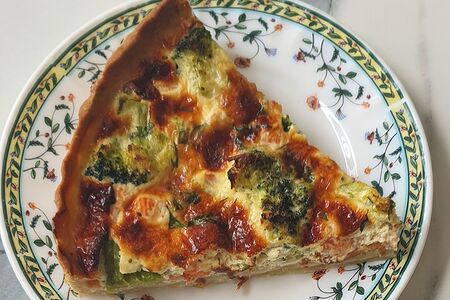 Пирог заливной с брокколи и форелью