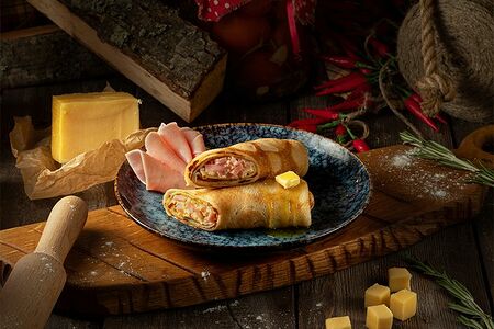Блин с ветчиной и сыром