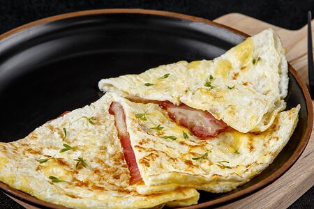 Омлет с беконом