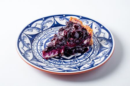 Пирог из рикотты с черникой