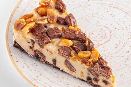 Чизкейк Карамельный с арахисом