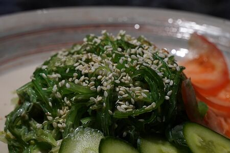 Салат с водорослями чука