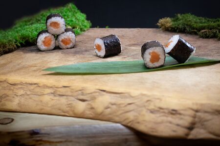 Ролл с лососем