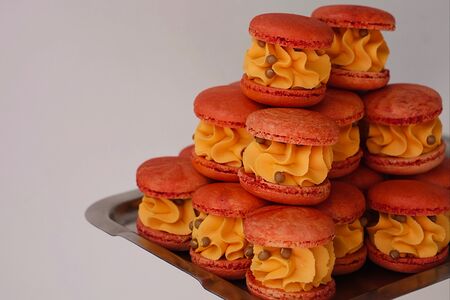 Макарон Апельсиновый с карамельными хрустяшками