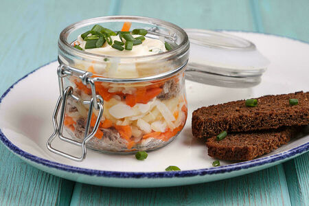 Салат Мимоза с копченой скумбрией