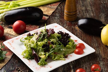 Теплый салат с куриной печенью