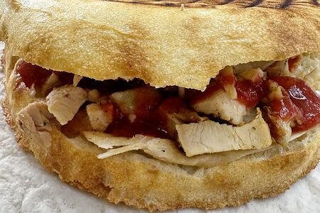 Шаурма в лепешке из курицы