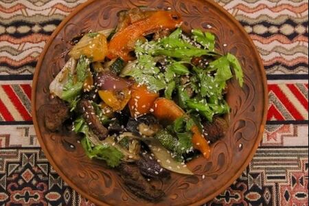 Гриль-салат с бараниной