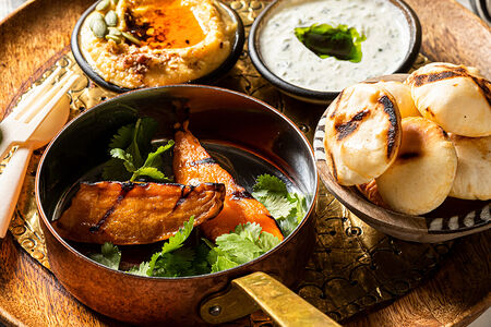 Хумус с запеченным бататом и питой