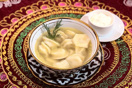 Пельмешки домашние с бульоном