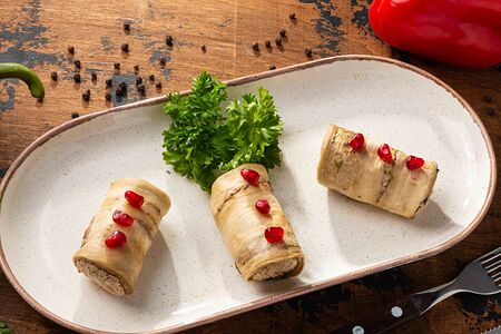 Баклажаны, фаршированные грецкими орехами
