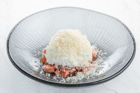 Страчателла, клубника, томаты и горчица