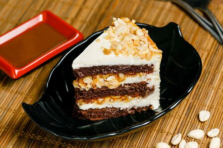 Торт Сникерс