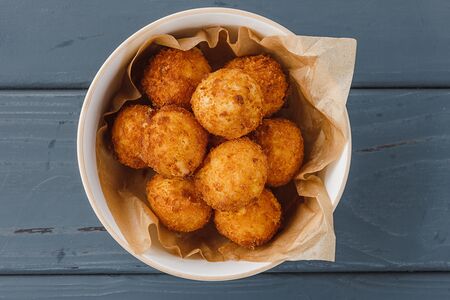 Картофельные крокеты с беконом и сыром