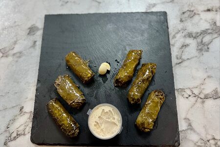 Долма из винoградных листьев