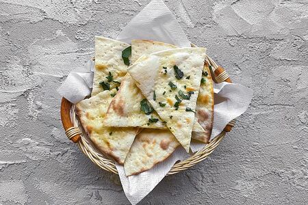 Фокачча с базиликом