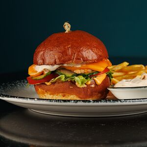 Бургер с креветкой