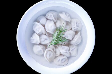 Бульон с пельменями