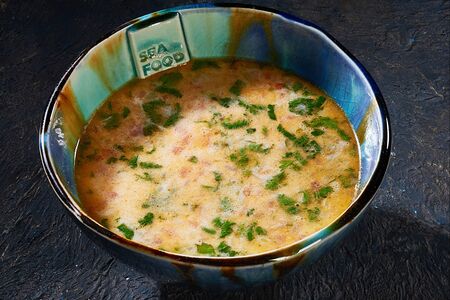 Суп с мясом камчатского краба на кокосовом молоке