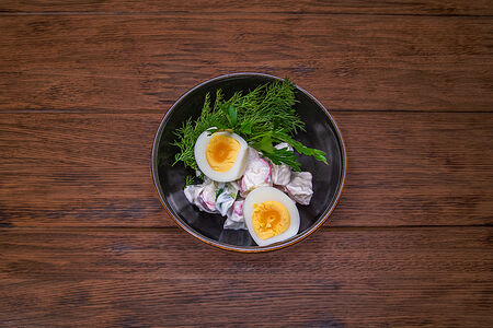 Салат из редиса с огурцом и яйцом