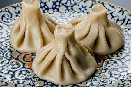 Хинкали со свининой и говядиной