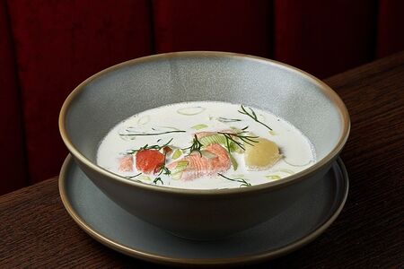 Уха с форелью и сливками