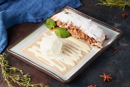 Штрудель яблочный