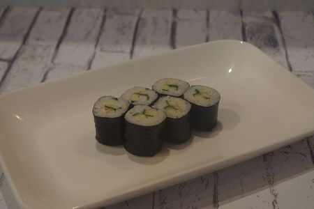 Ролл с огурцом