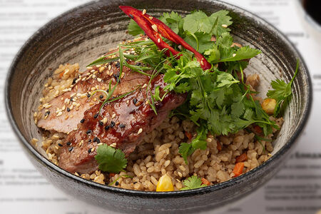 Рис по-японски со свининой