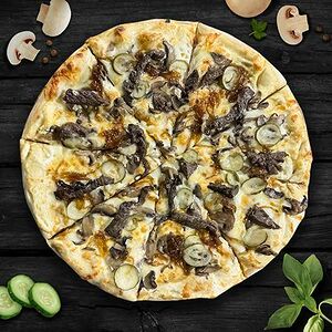 Пицца с мясом, грибами и огурцами / Строганофф, 36 см
