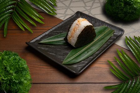 Онигири Эби