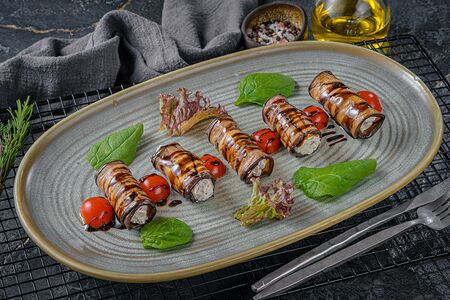 Рулетики из баклажанов