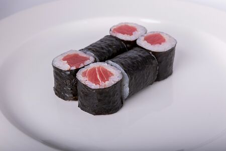 Ролл Магуро