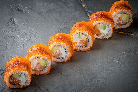 Ролл Сливочная тобико