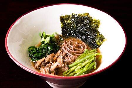 Мисо-рамен с грибами и стручковой фасолью