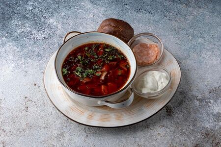 Борщ со сметаной и смальцом