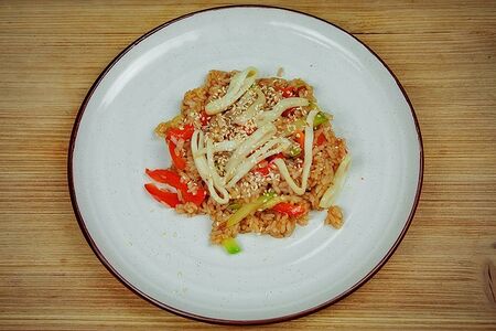 Рис с кальмаром