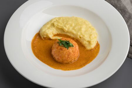 Котлета крабовая с пюре