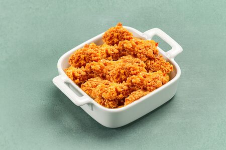 Куриные крылышки в панировке