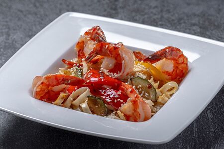 Вок с креветками