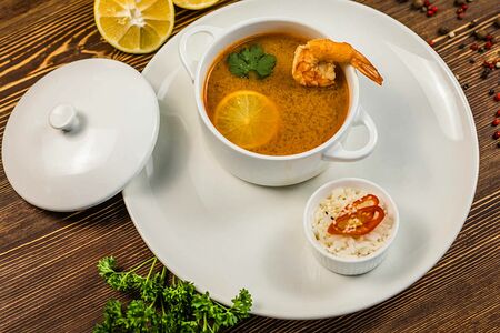 Суп Том ям с креветками