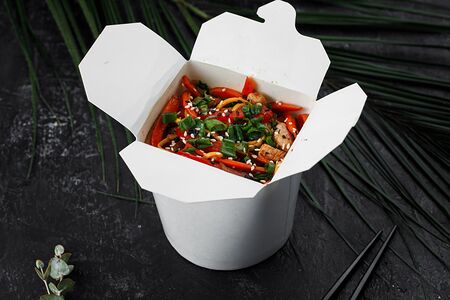 Wok c курицей