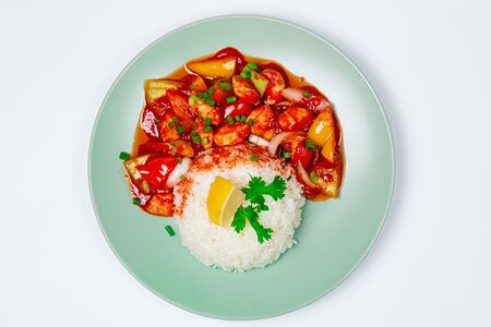 Кусочки курицы в кисло-сладком соусе