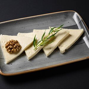 Молочный сулугуни