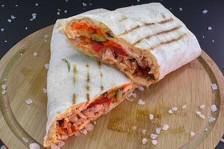 Шаурма с курицей XXL в лаваше халяль