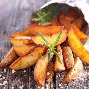 Картофель по-деревенски и сырный соус