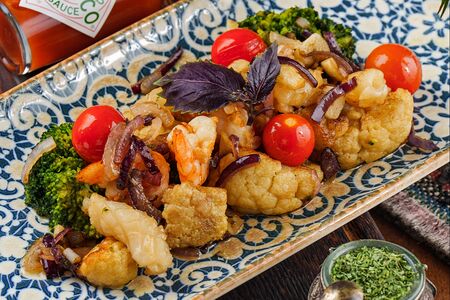 Рагу из кальмаров с овощами