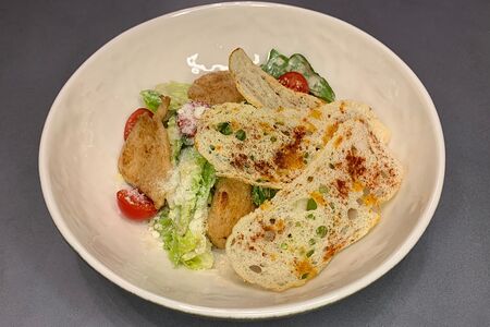 Цезарь с курицей